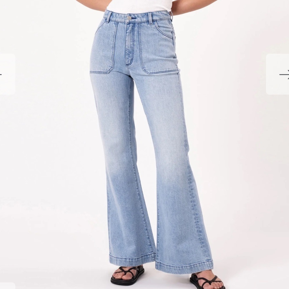 ROLLA’S | Eastcoast Flare Jeans in Faded Vintage Blue Size 23